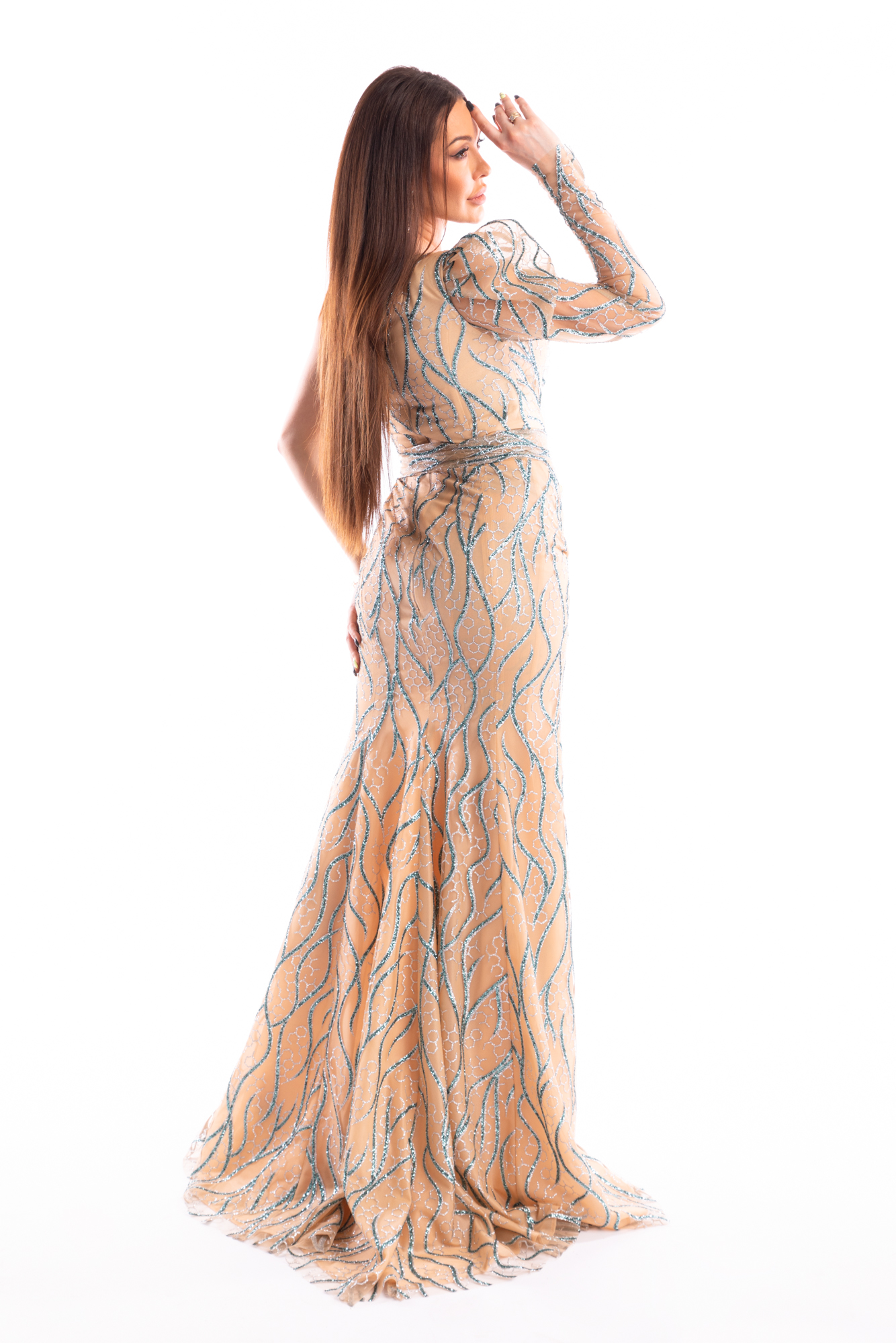Asymetryczna, długa suknia z ozdobnym wzorem – ARIELKA - Suknie wieczorowe